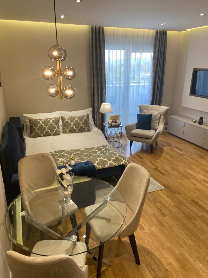 Tiffany Lux Apartment トレビニエ エクステリア 写真