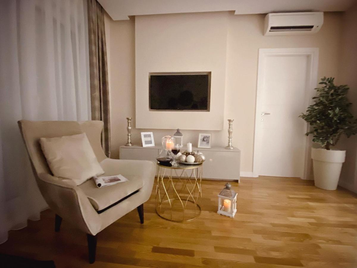 Tiffany Lux Apartment トレビニエ エクステリア 写真